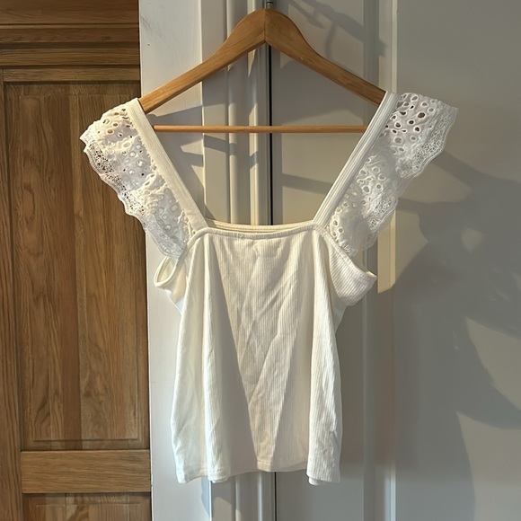 HEARTLOOK ANTHROPOLOGIE ribbed white tank with ruffle sleeves large - Picture 8 of 11